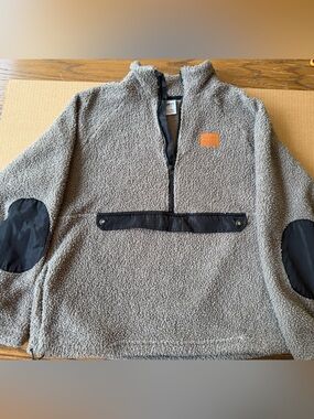 Born Outdoor Sherpa Pullover in Heather Gray with Tan Patch